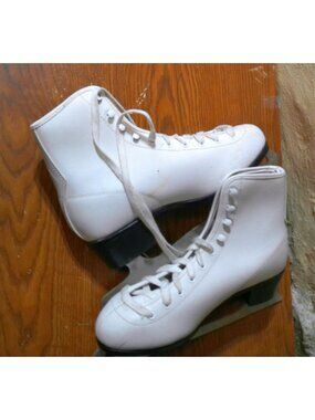 Gold Medal Ice Skates Women's Size 10 White
